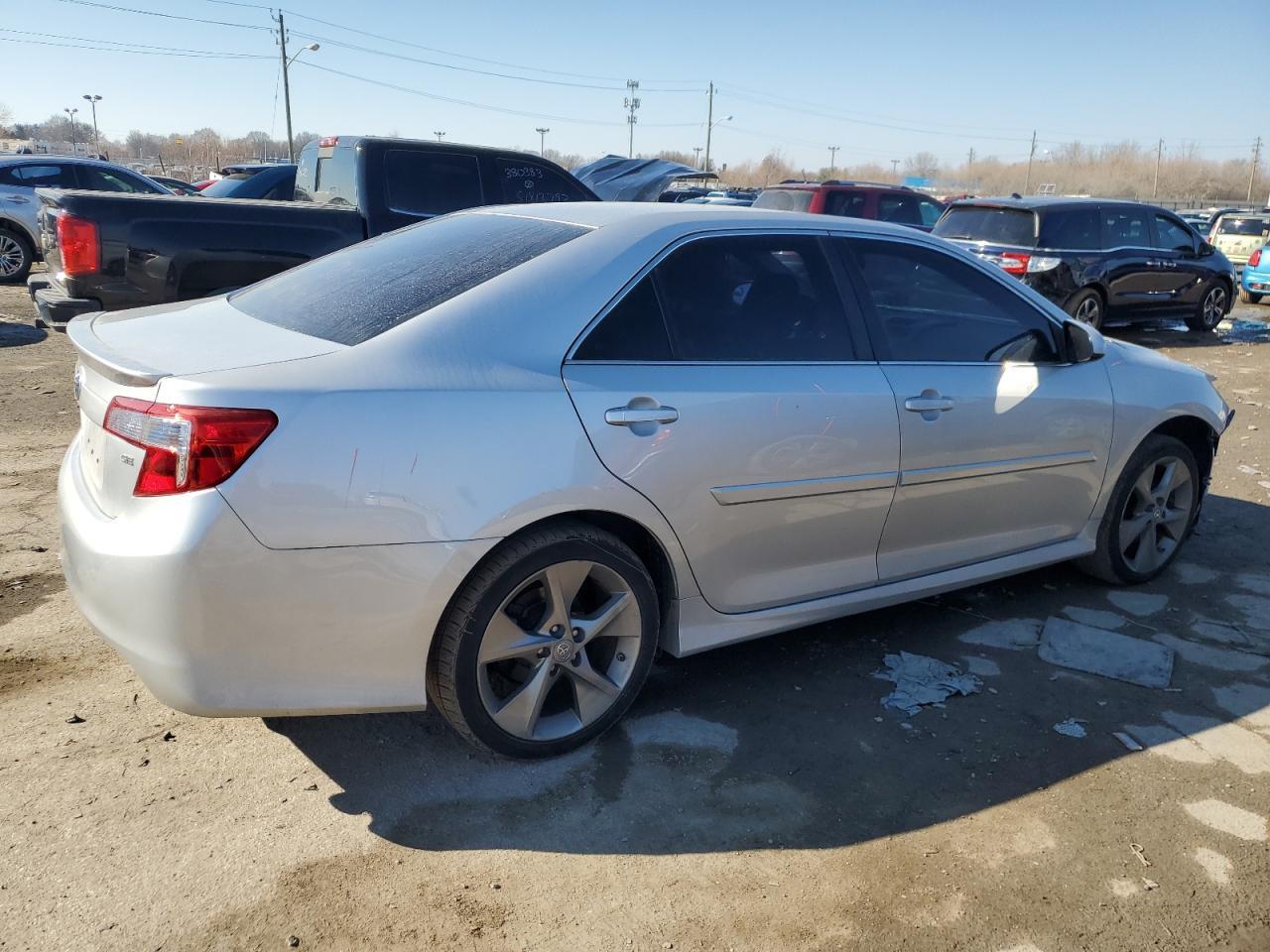 2014 TOYOTA CAMRY L - Image 3
