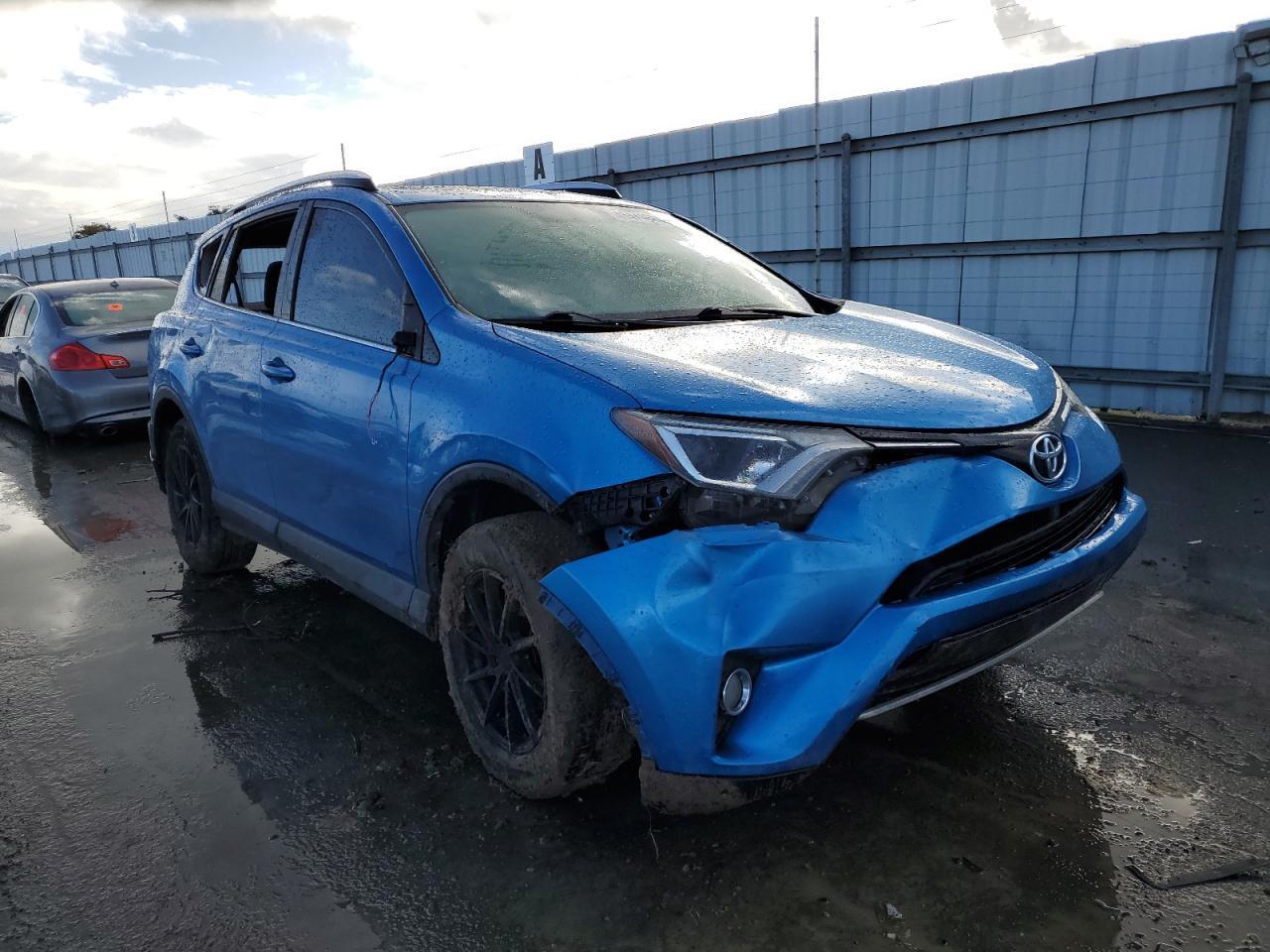 2016 TOYOTA RAV4 XLE - Image 4