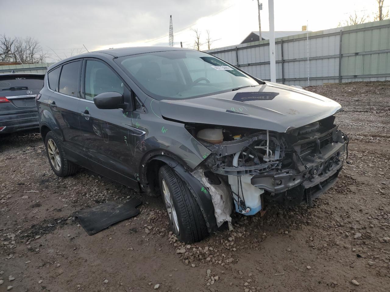 2017 FORD ESCAPE SE - Фото 4