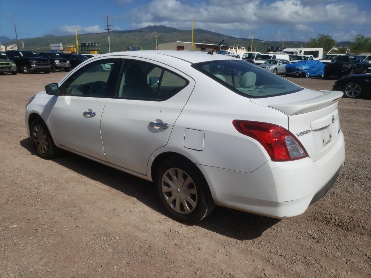 2016 NISSAN VERSA S - Фото 2