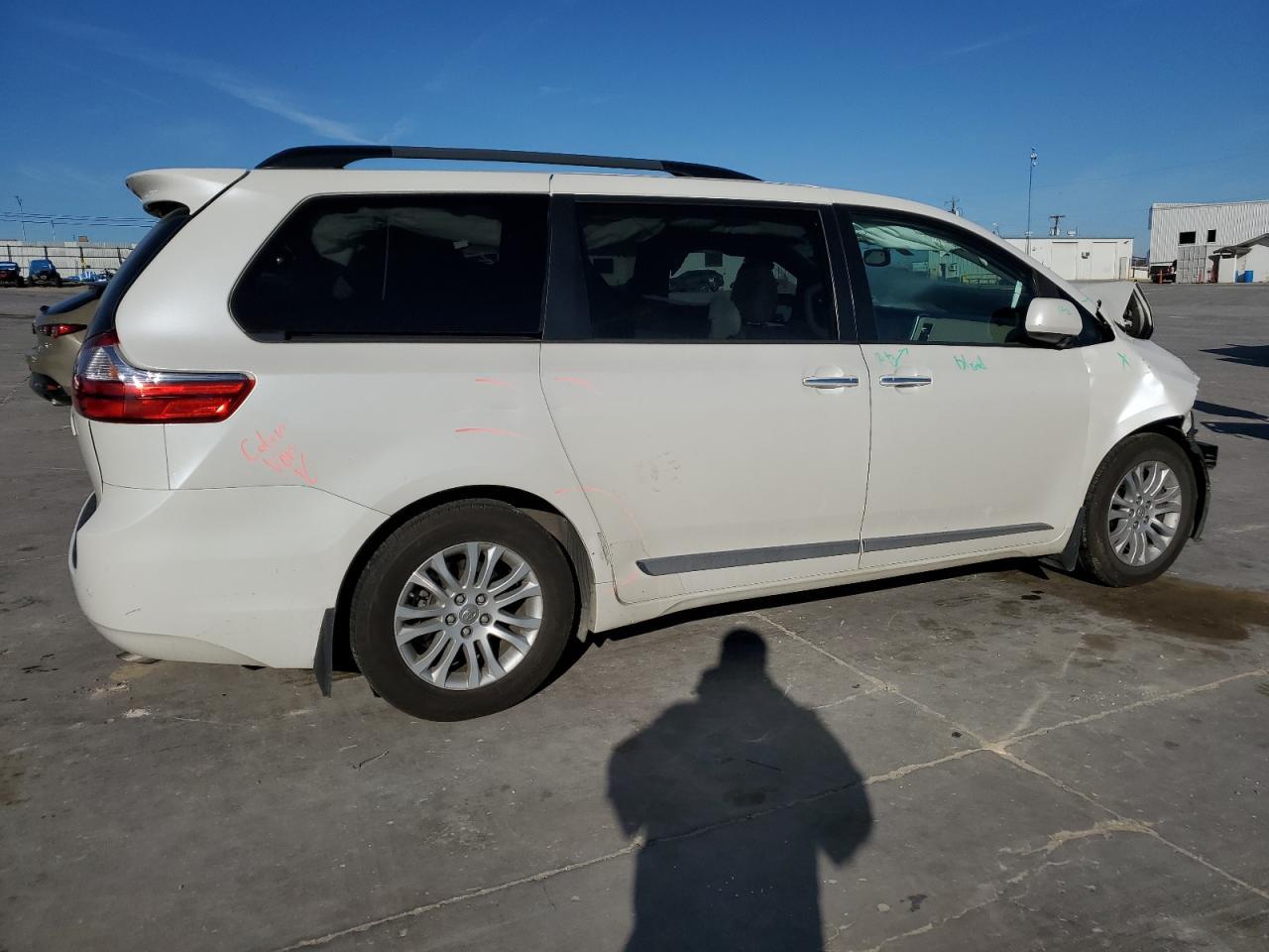 2015 TOYOTA SIENNA XLE - Фото 3