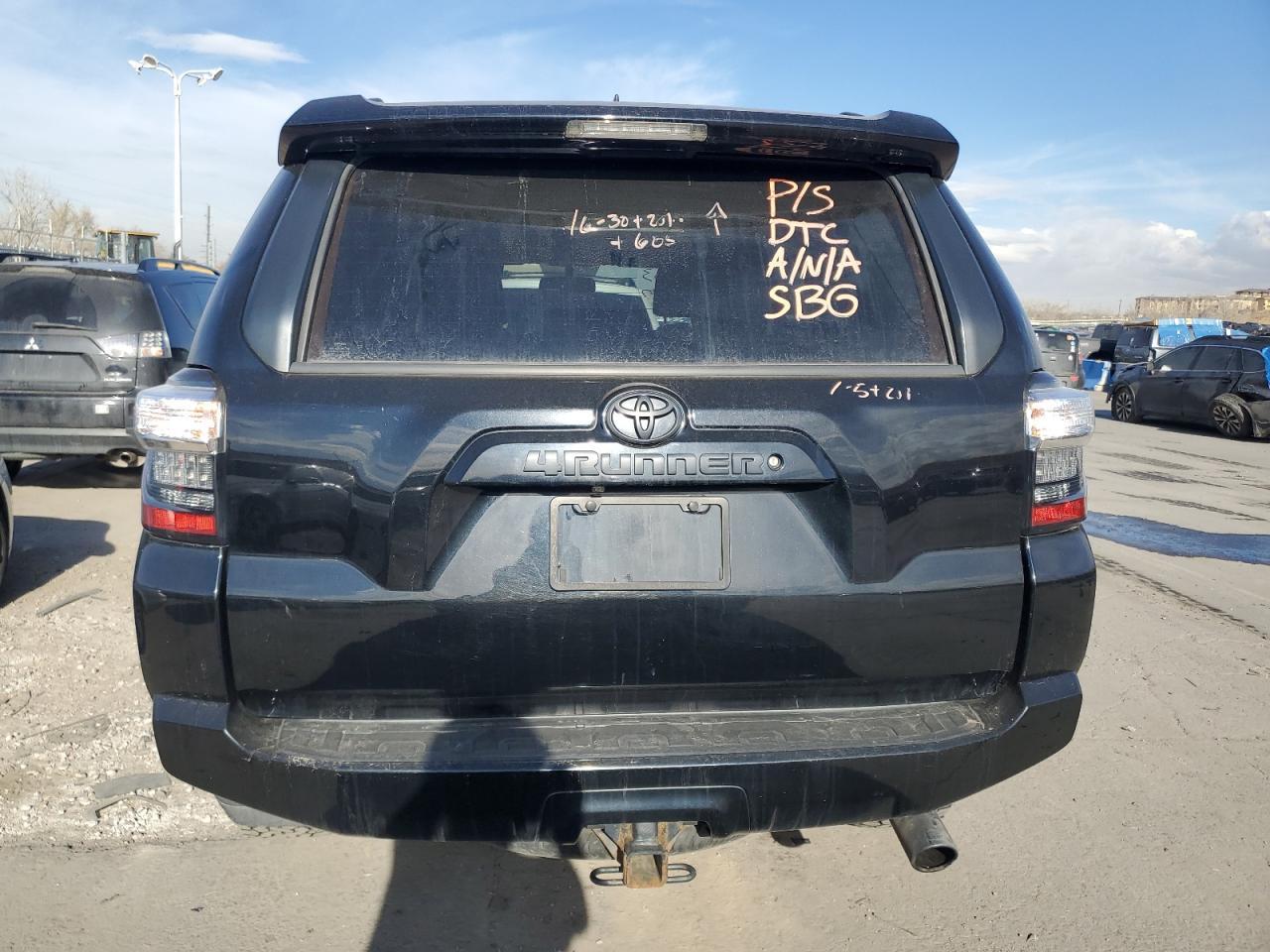 2017 TOYOTA 4RUNNER SR - Image 6