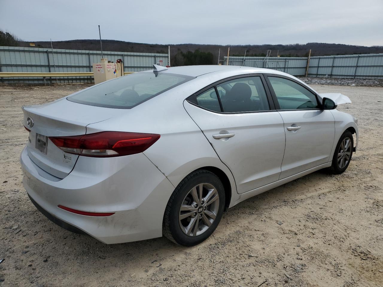 2018 HYUNDAI ELANTRA SE - Image 3