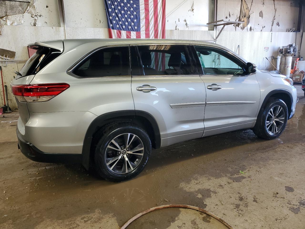 2018 TOYOTA HIGHLANDER - Фото 3