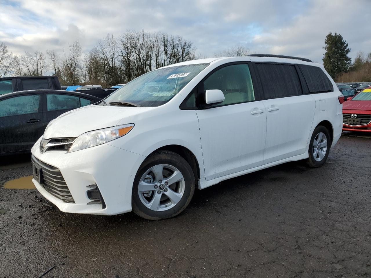 2020 TOYOTA SIENNA LE