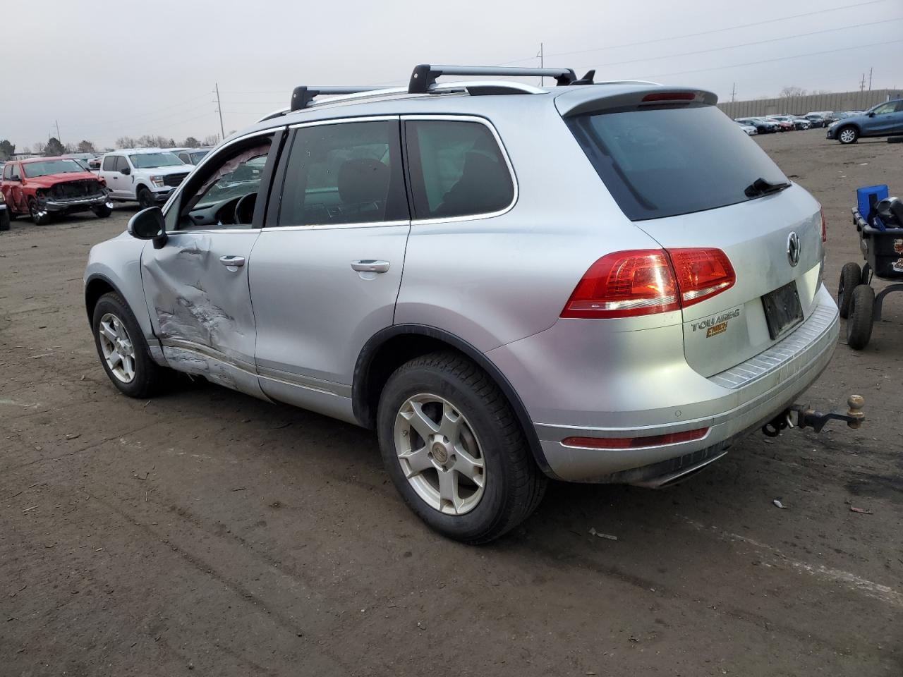 2016 VOLKSWAGEN TOUAREG TD - Фото 2