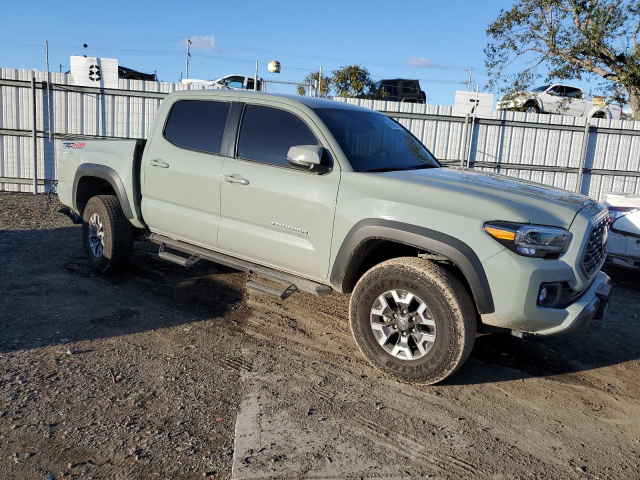 2023 TOYOTA TACOMA DOU - Фото 4