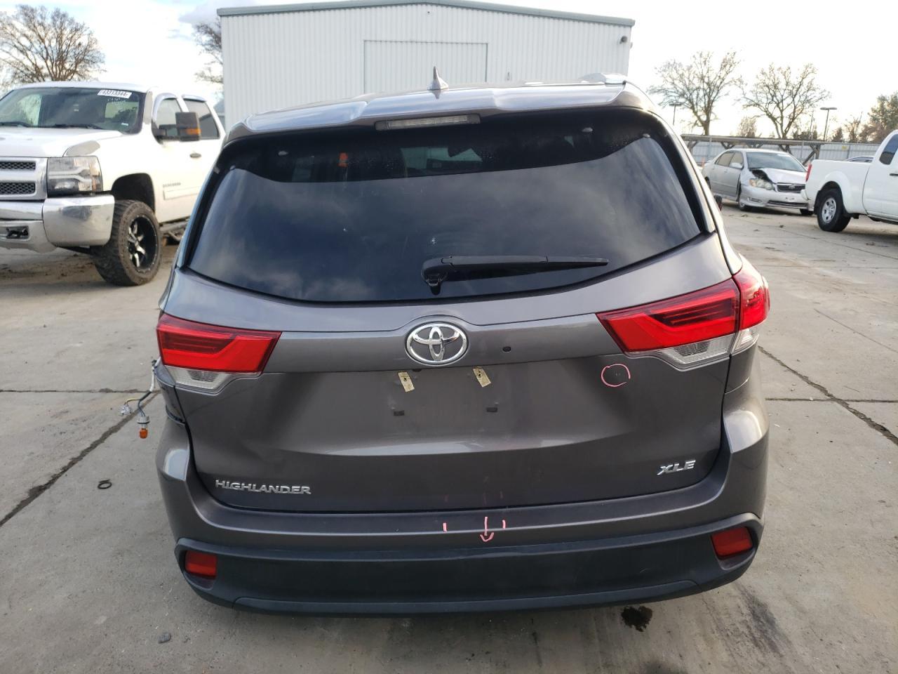 2019 TOYOTA HIGHLANDER - Фото 6