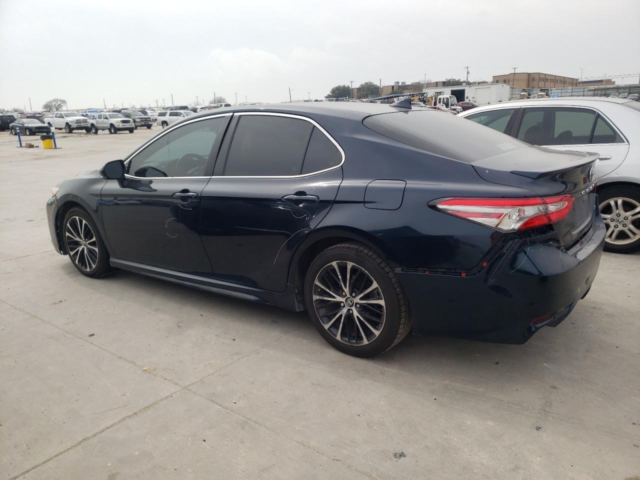 2019 TOYOTA CAMRY L - Фото 2