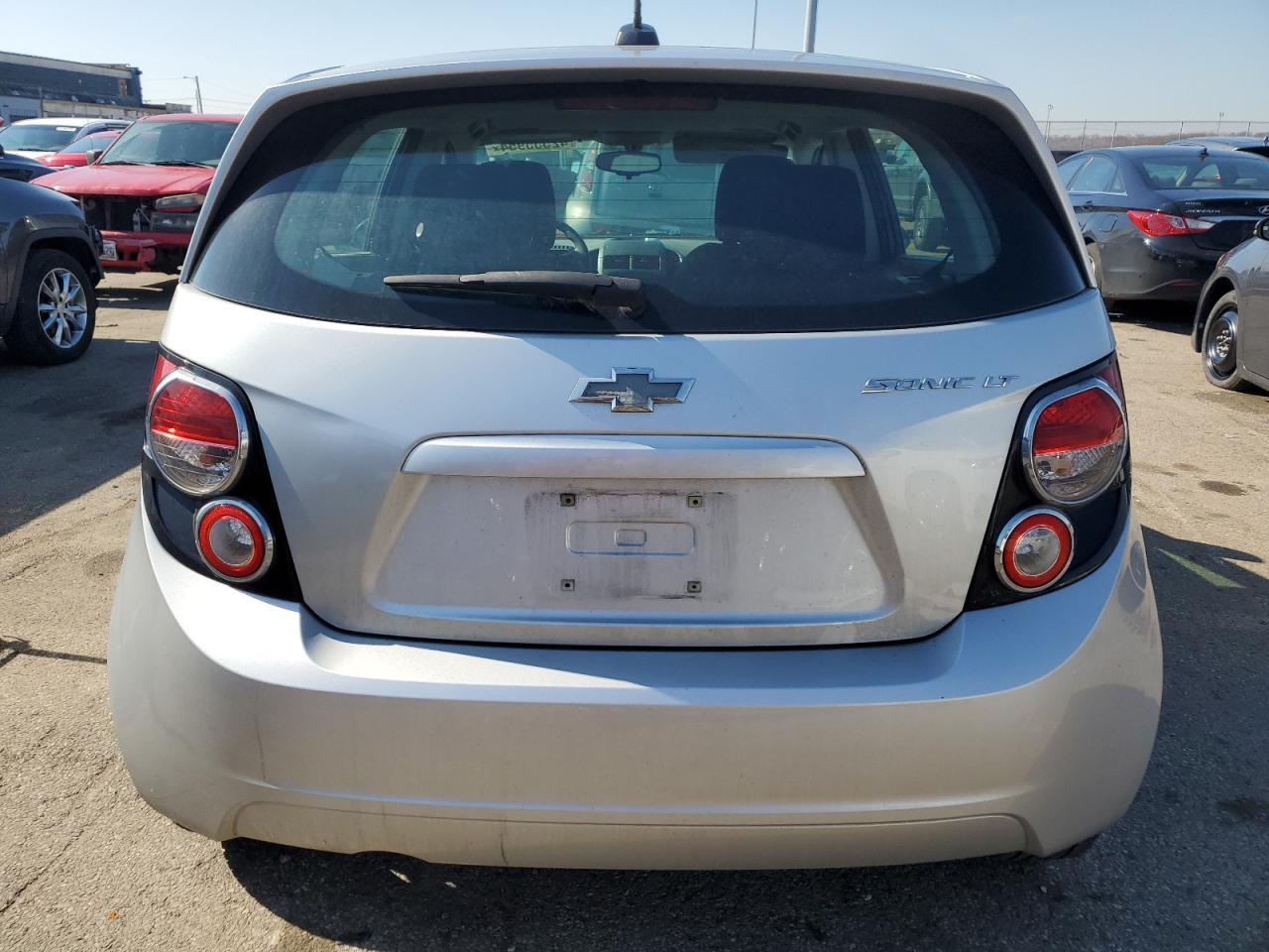 2016 CHEVROLET SONIC LT - Image 6