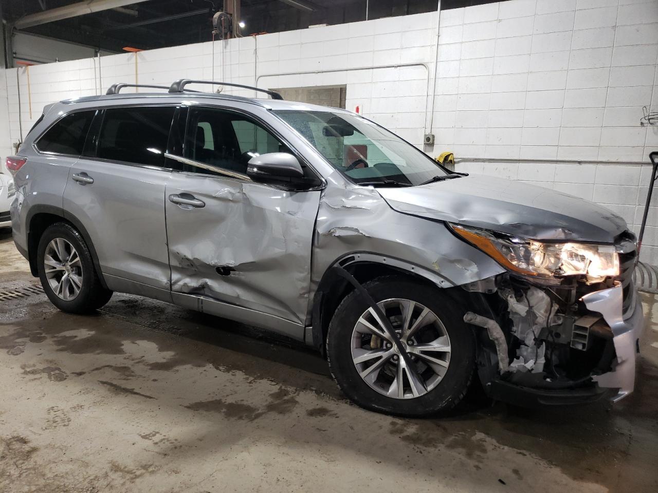 2015 TOYOTA HIGHLANDER - Фото 4