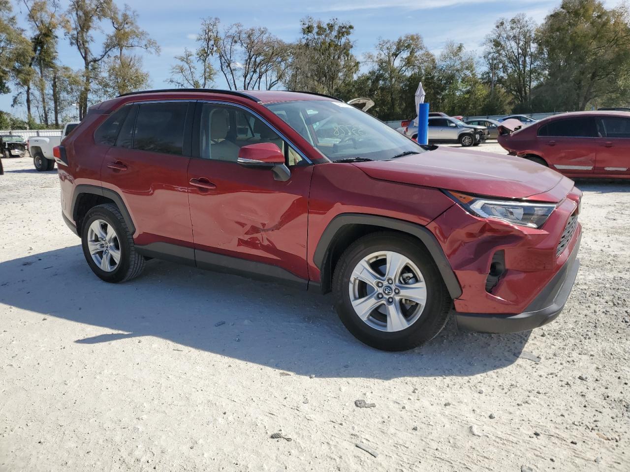 2020 TOYOTA RAV4 XLE - Image 4