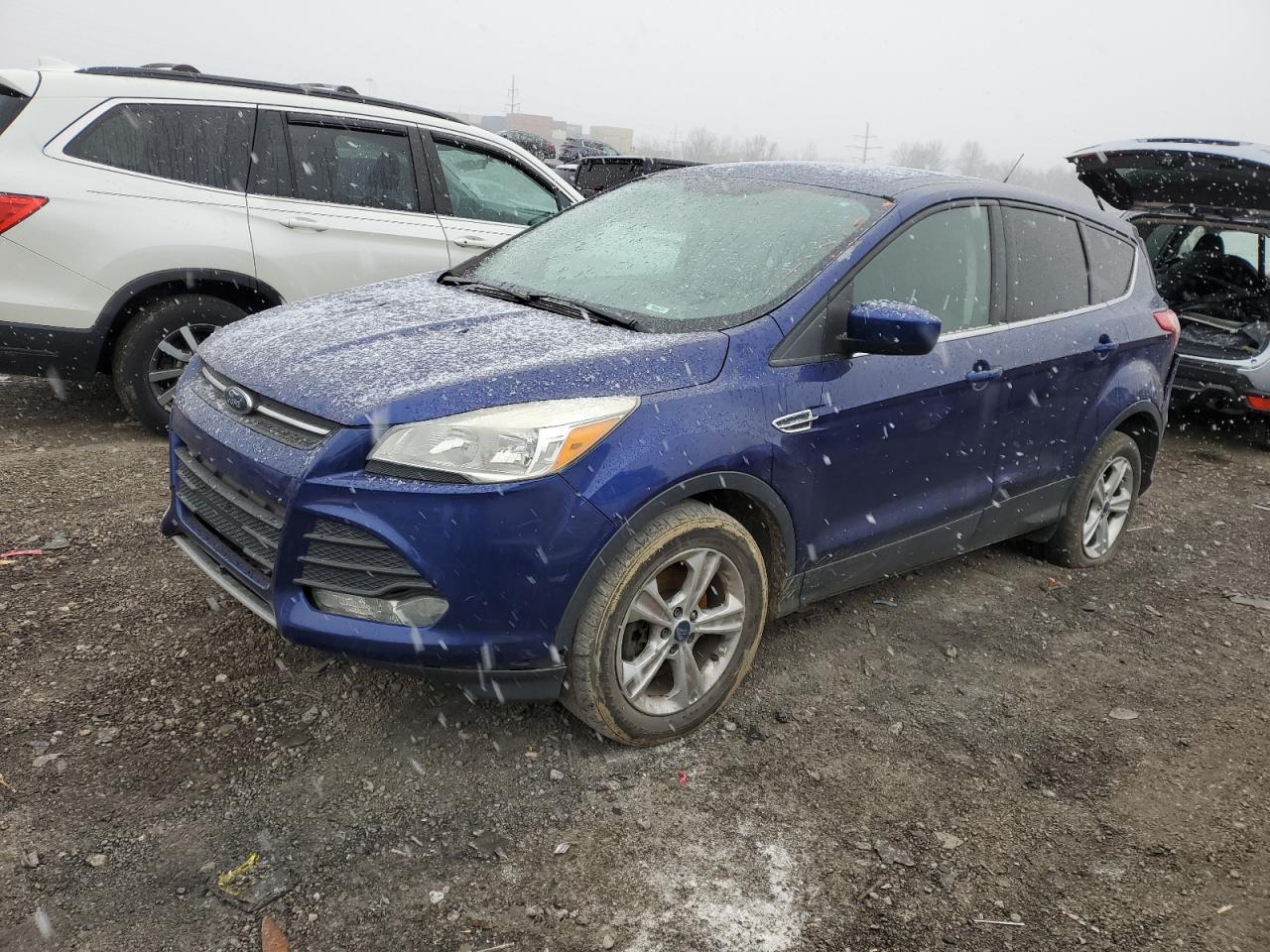 2016 FORD ESCAPE SE car image