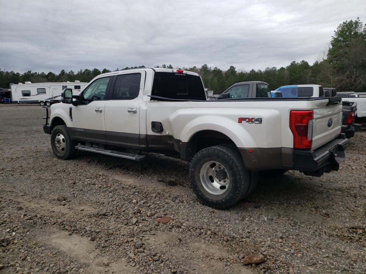 2017 FORD F350 SUPER - Image 2