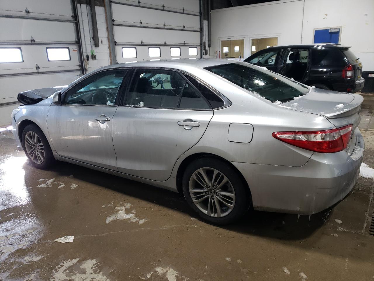 2016 TOYOTA CAMRY LE - Фото 2