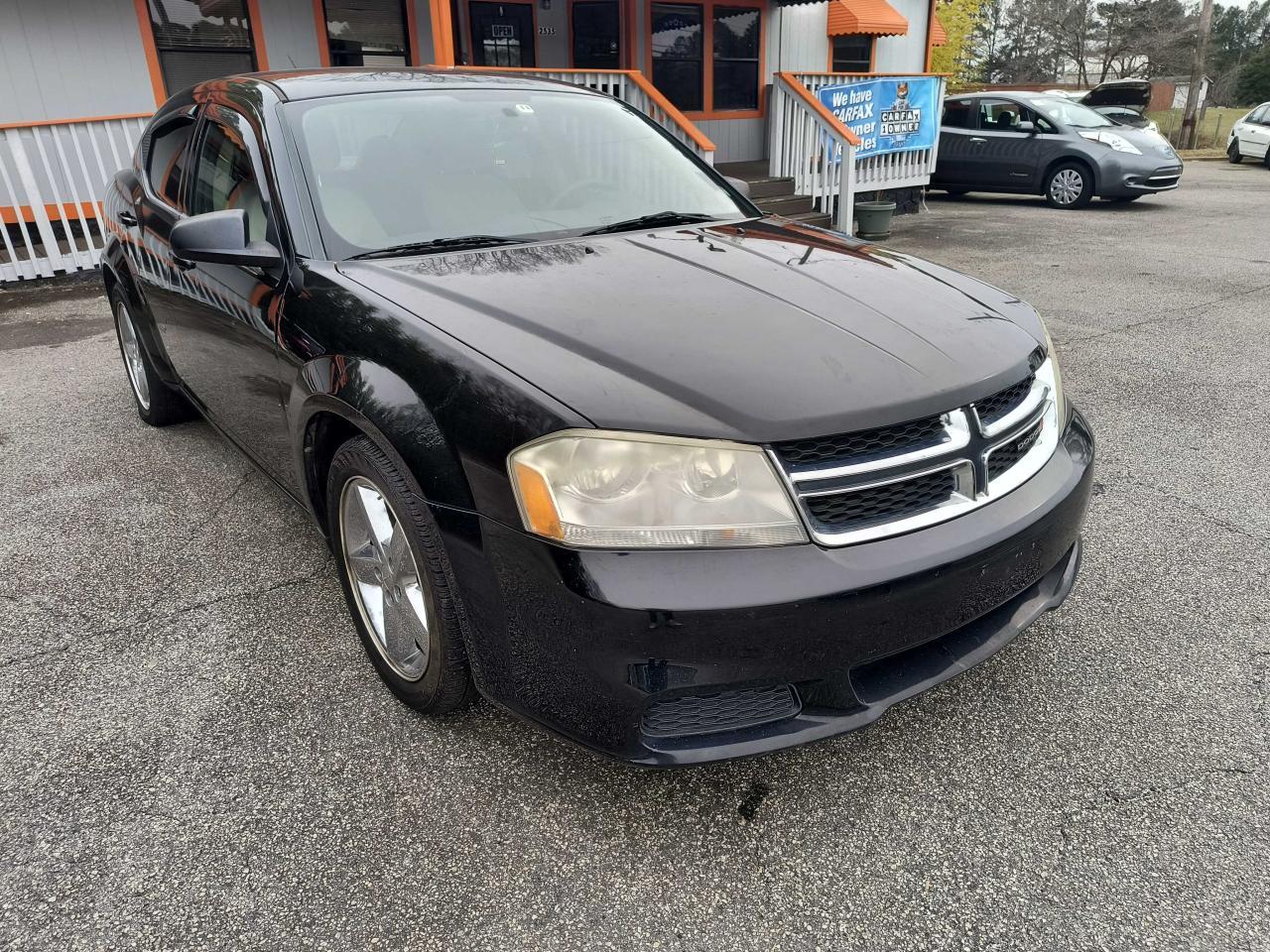 2013 DODGE AVENGER SE car image