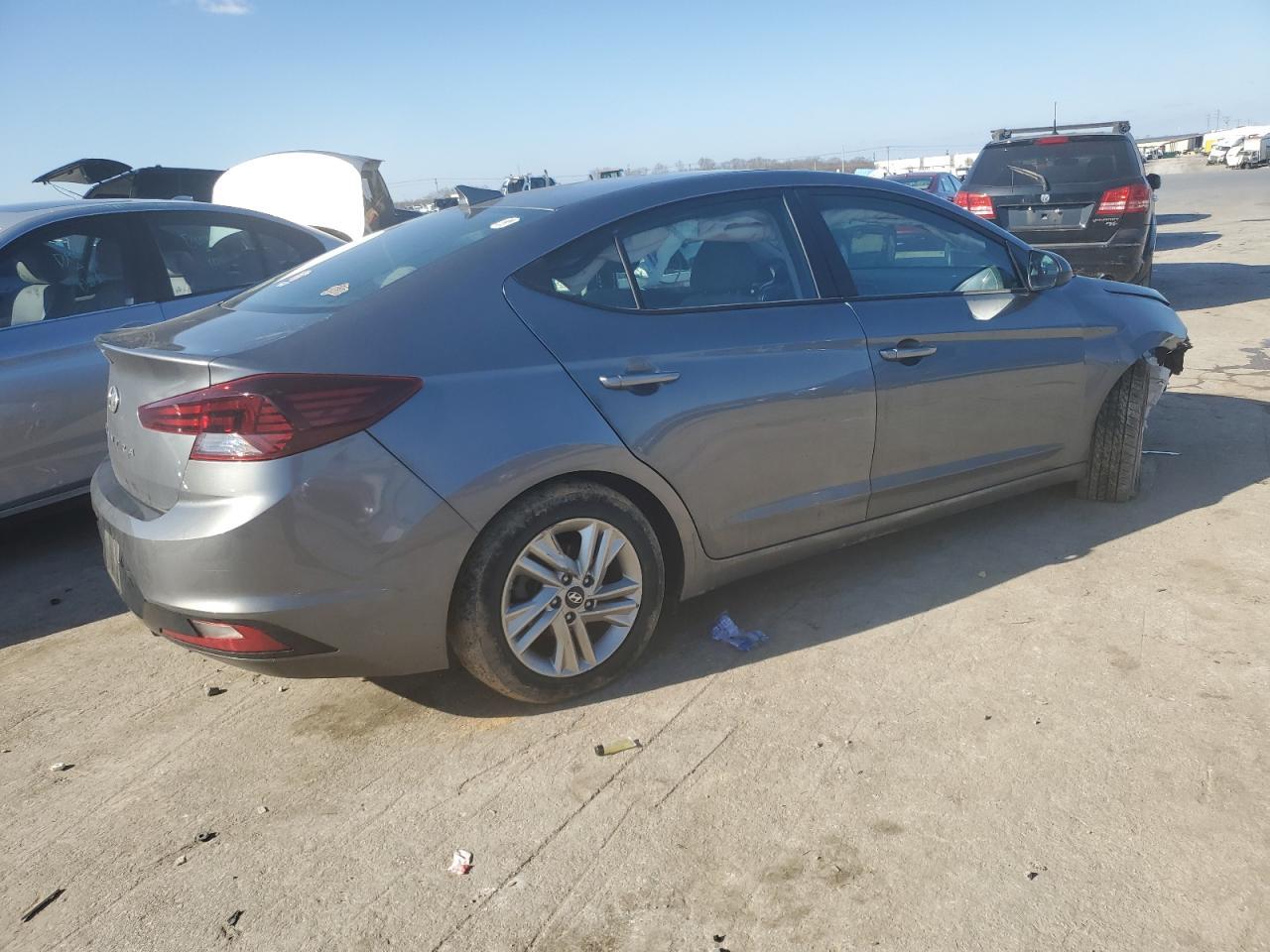 2019 HYUNDAI ELANTRA SE - Фото 3