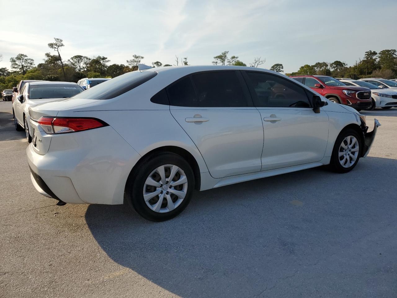 2021 TOYOTA COROLLA LE - Фото 3