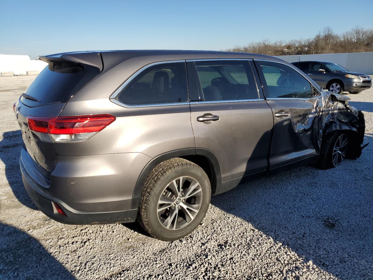2019 TOYOTA HIGHLANDER - Фото 3