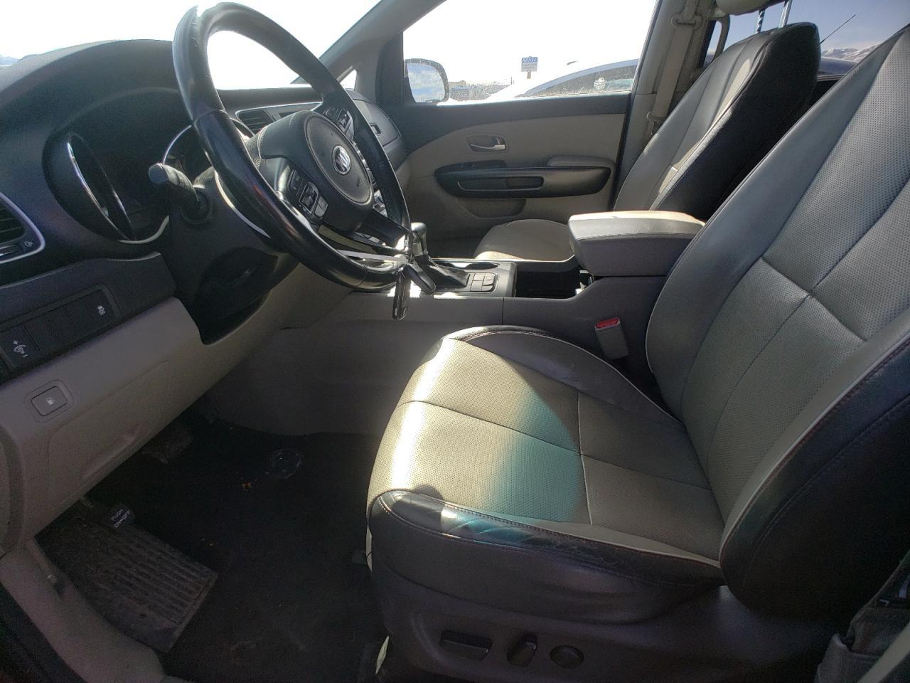 2017 KIA SEDONA LX