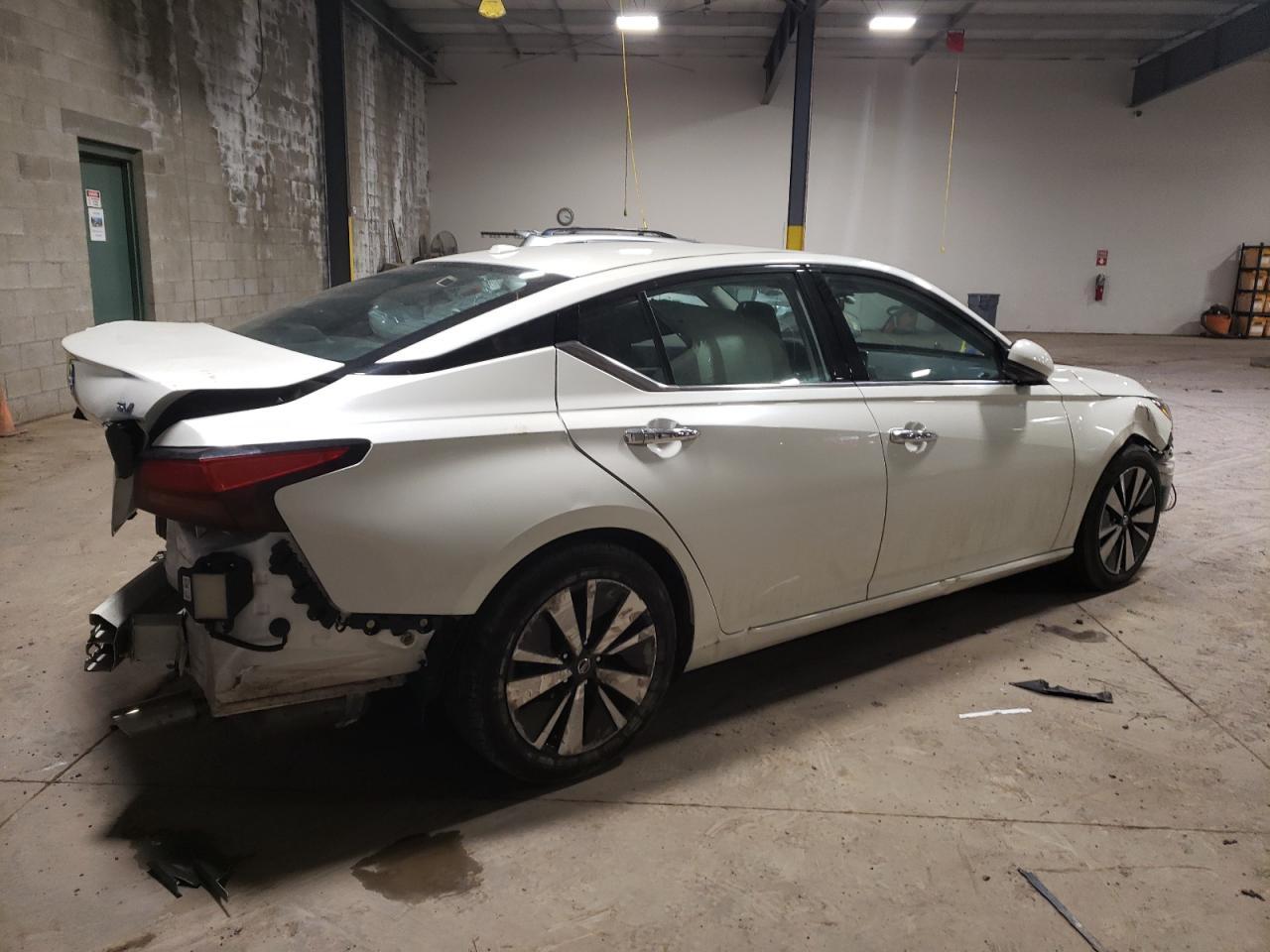 2020 NISSAN ALTIMA SV - Image 3