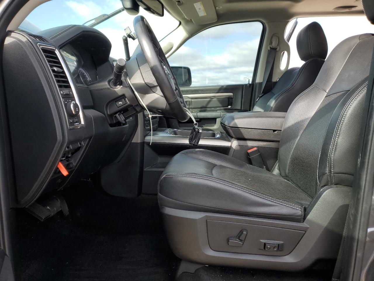 2017 RAM 1500 SPORT - Фото 7