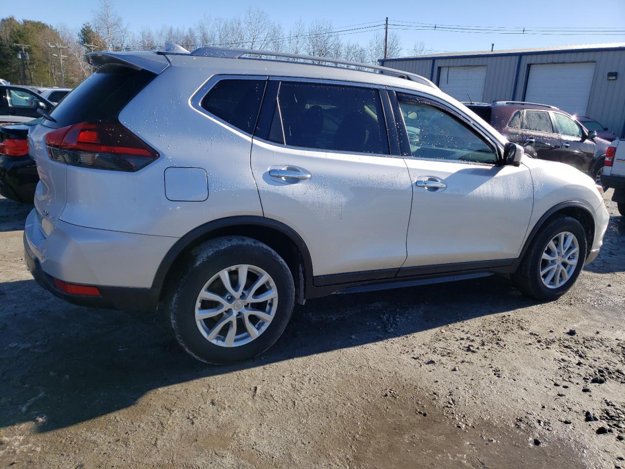 2018 NISSAN ROGUE S - Фото 3