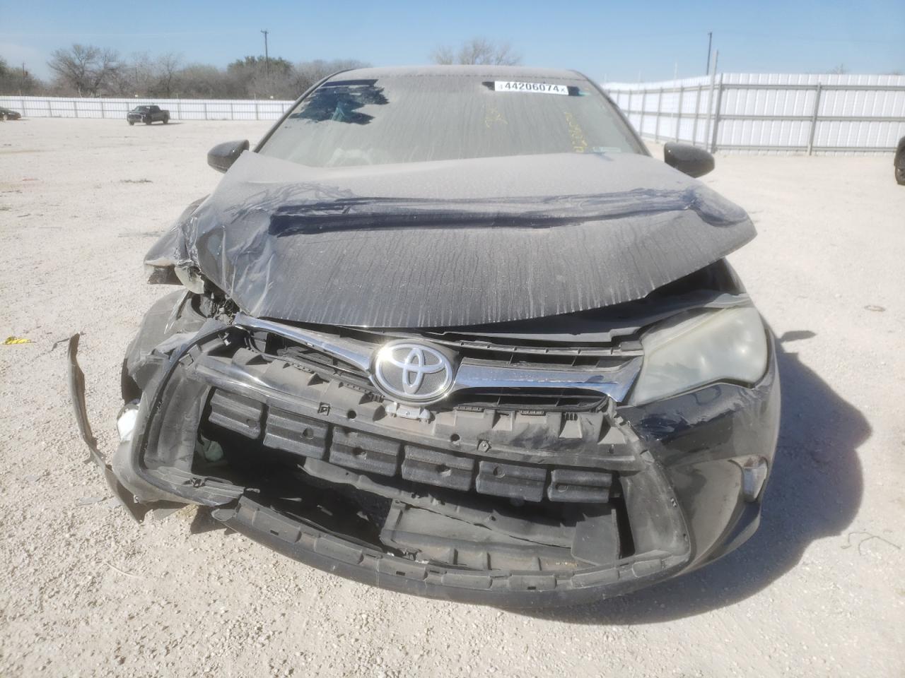 2016 TOYOTA CAMRY LE - Фото 5