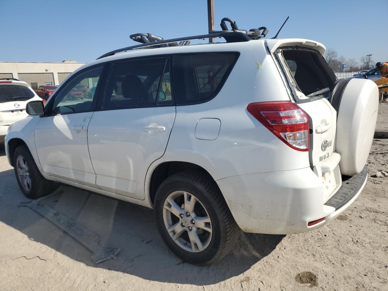 2011 TOYOTA RAV4 - Image 2