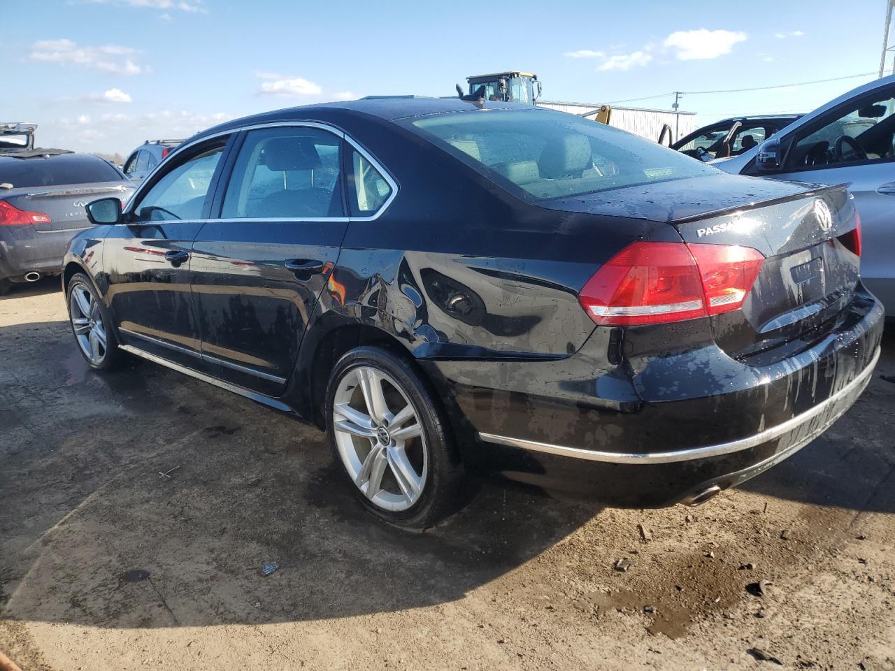 2014 VOLKSWAGEN PASSAT SEL - Image 2
