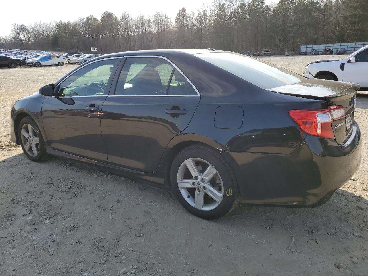 2014 TOYOTA CAMRY L - Фото 2