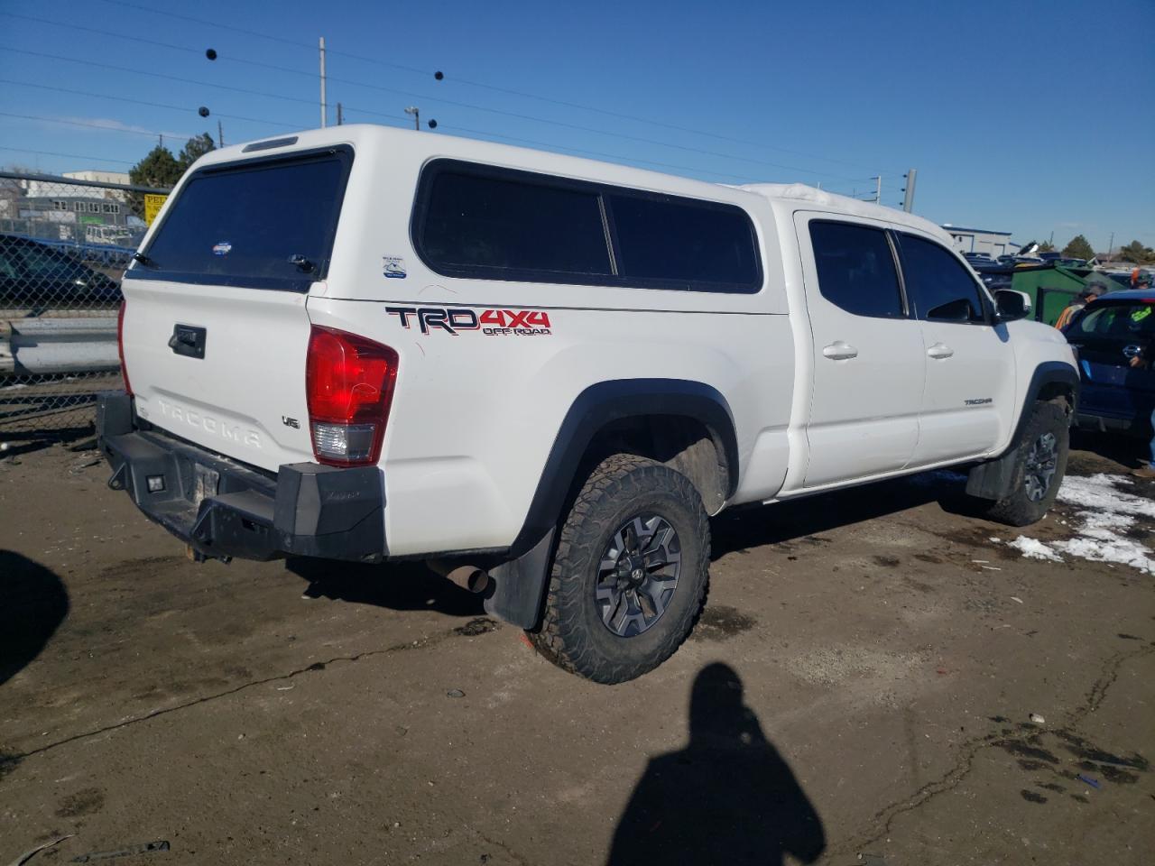 2017 TOYOTA TACOMA DOU - Фото 3