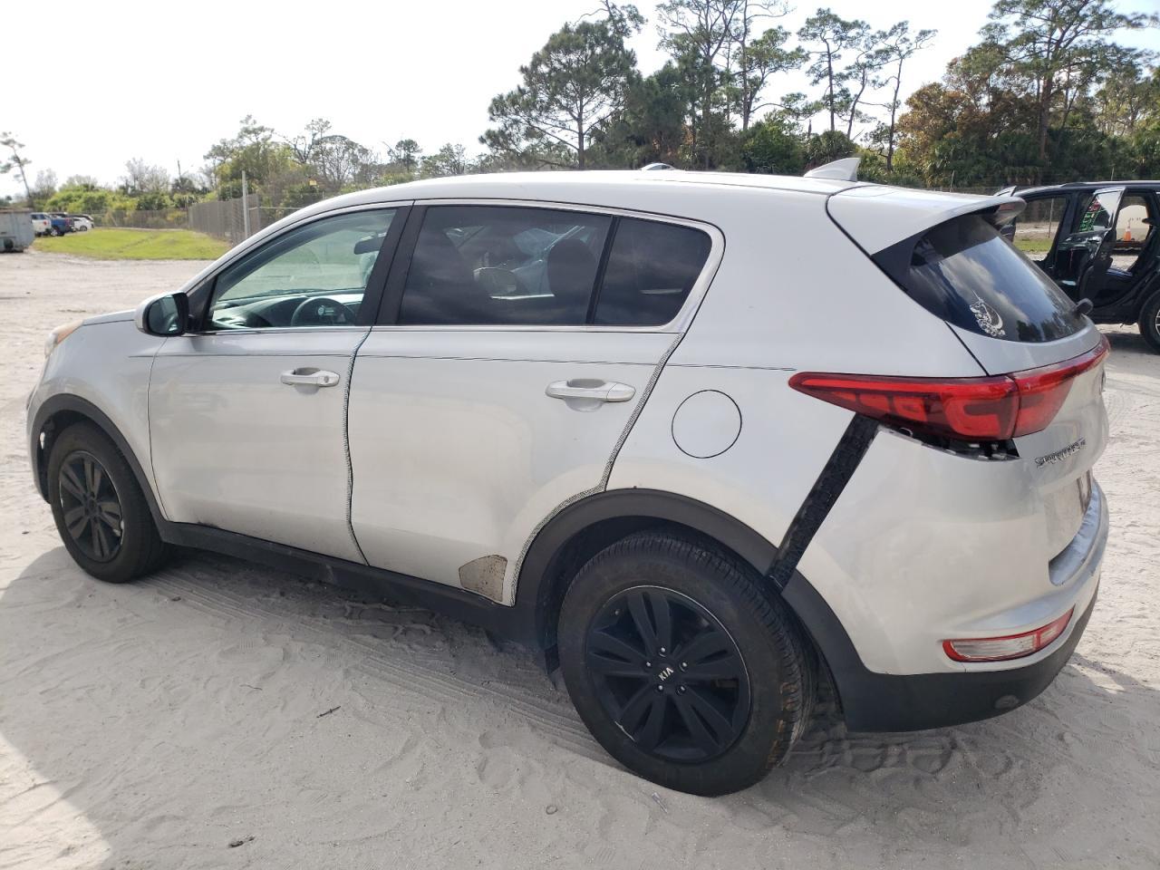 2017 KIA SPORTAGE L - Image 2