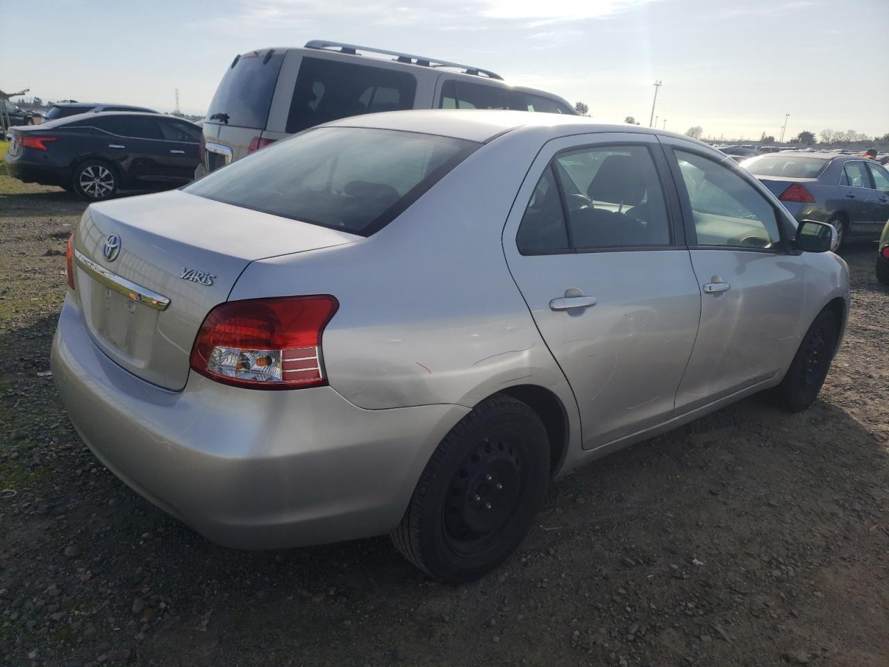 2012 TOYOTA YARIS - Фото 3