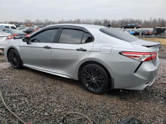 2020 Toyota Camry Se - Фото 2