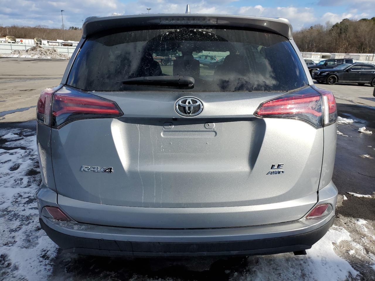 2018 TOYOTA RAV4 LE - Image 6