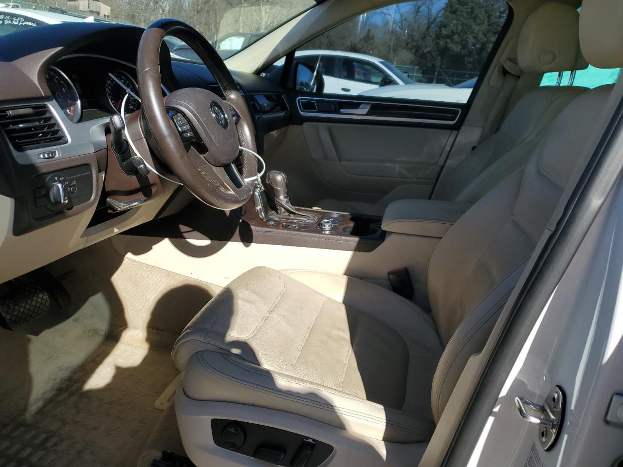2014 VOLKSWAGEN TOUAREG V6 - Фото 7