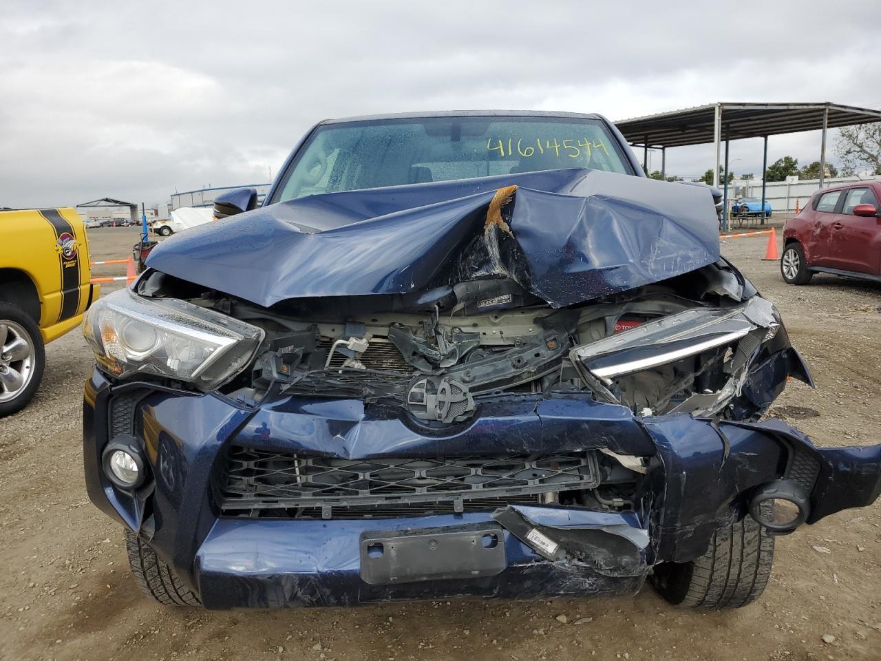 2018 TOYOTA 4RUNNER SR - Фото 5