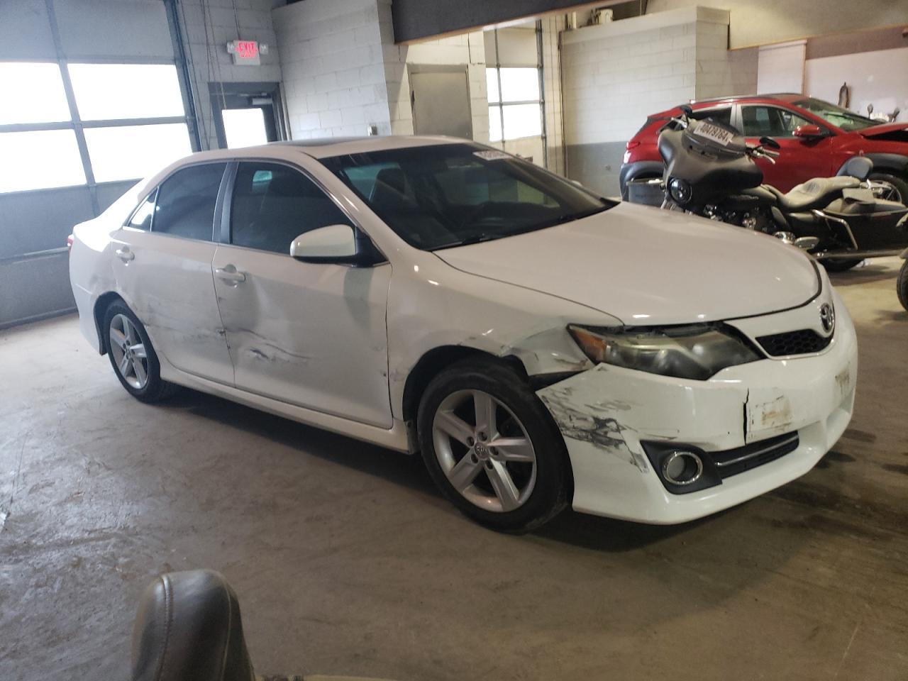 2014 TOYOTA CAMRY L - Image 4