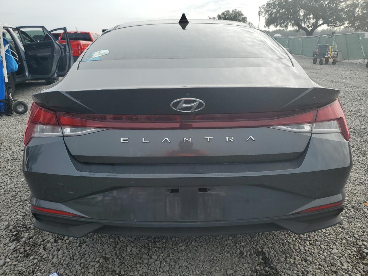 2022 HYUNDAI ELANTRA SE - Image 6