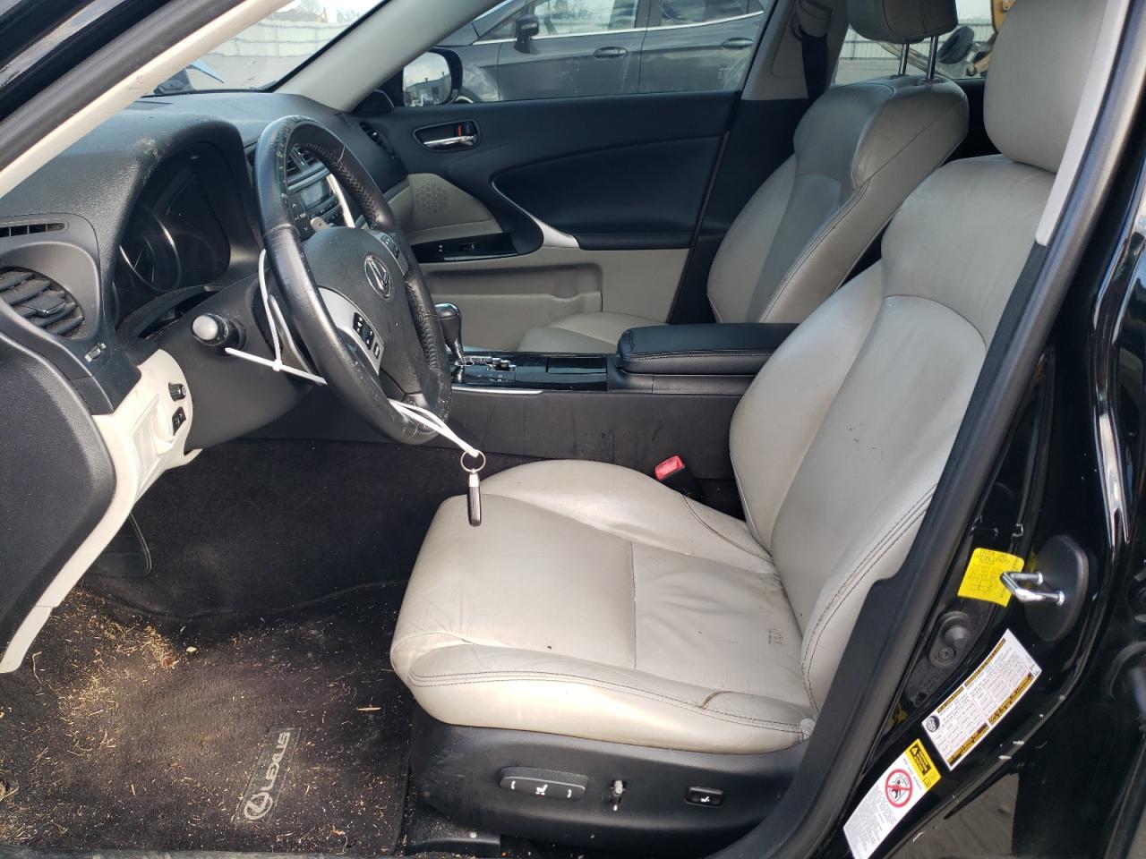 2011 LEXUS IS 250 - Фото 7