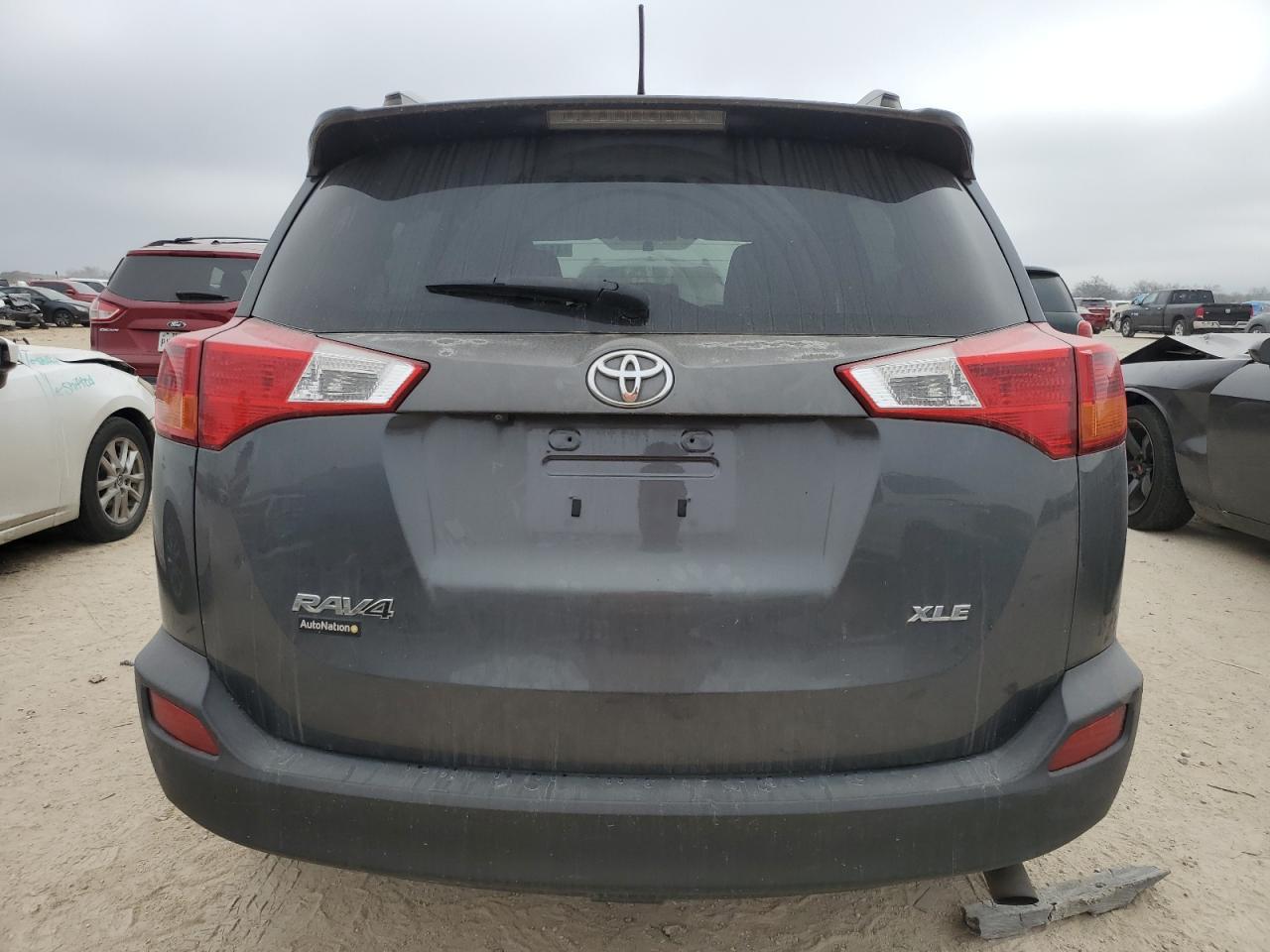 2015 TOYOTA RAV4 XLE - Image 6