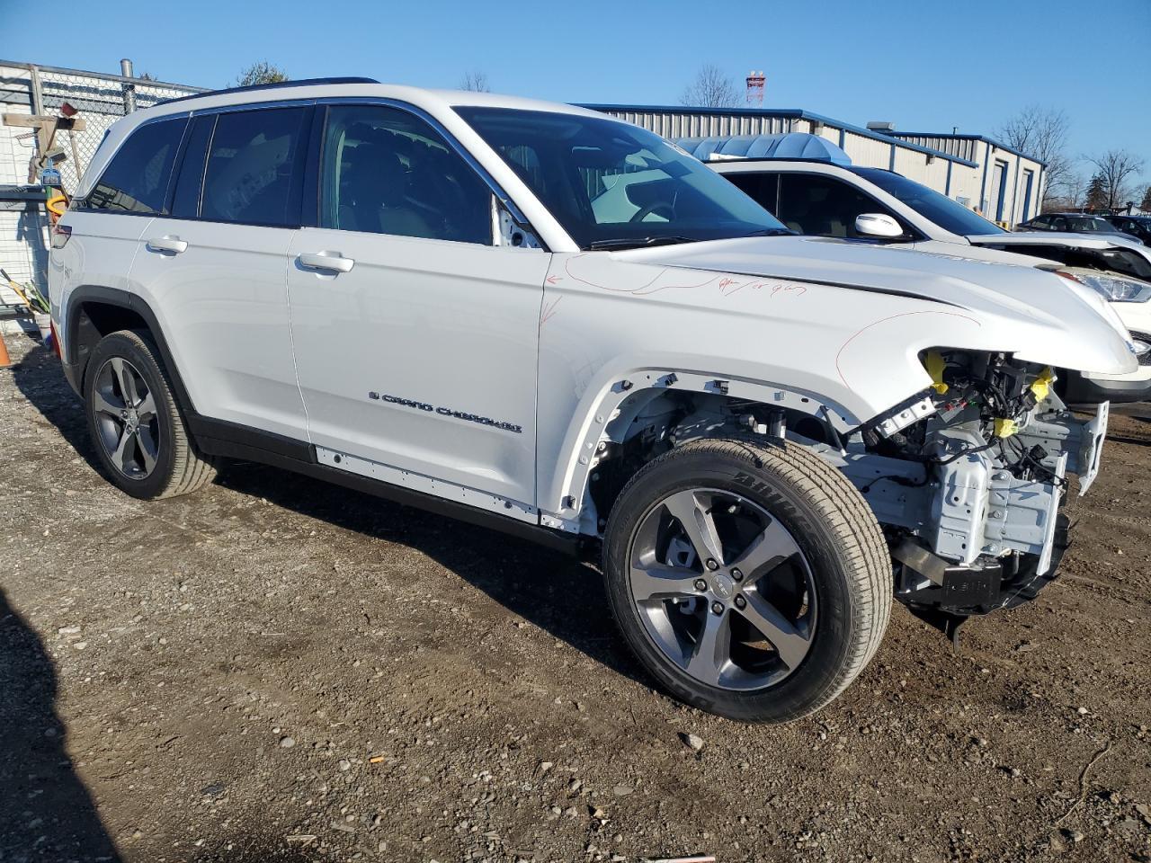 2024 JEEP GRAND CHER - Image 4