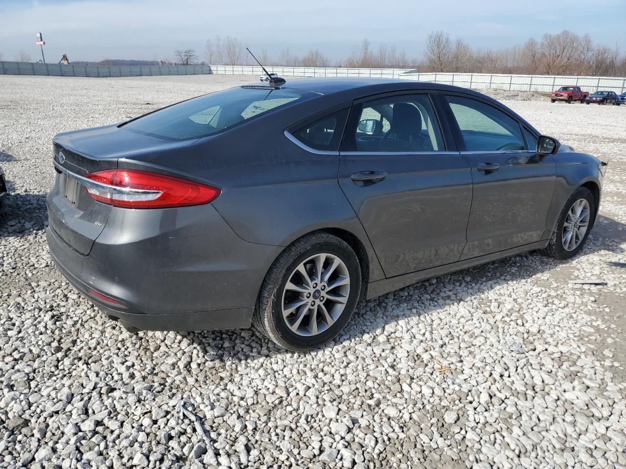 2017 FORD FUSION SE - Image 3