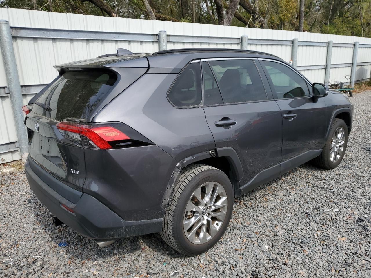 2020 TOYOTA RAV4 XLE P - Image 3