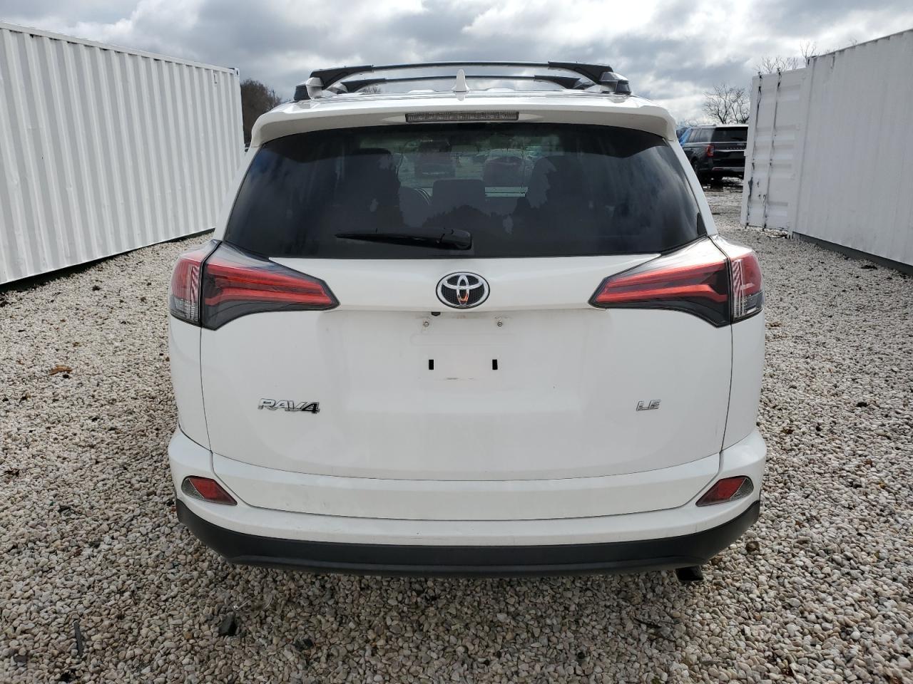 2017 TOYOTA RAV4 LE - Фото 6