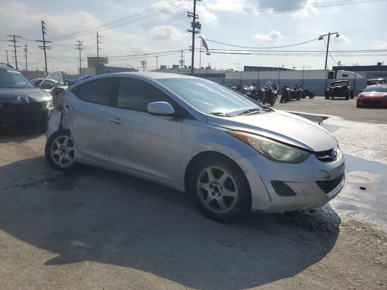 2011 HYUNDAI ELANTRA GL - Image 4