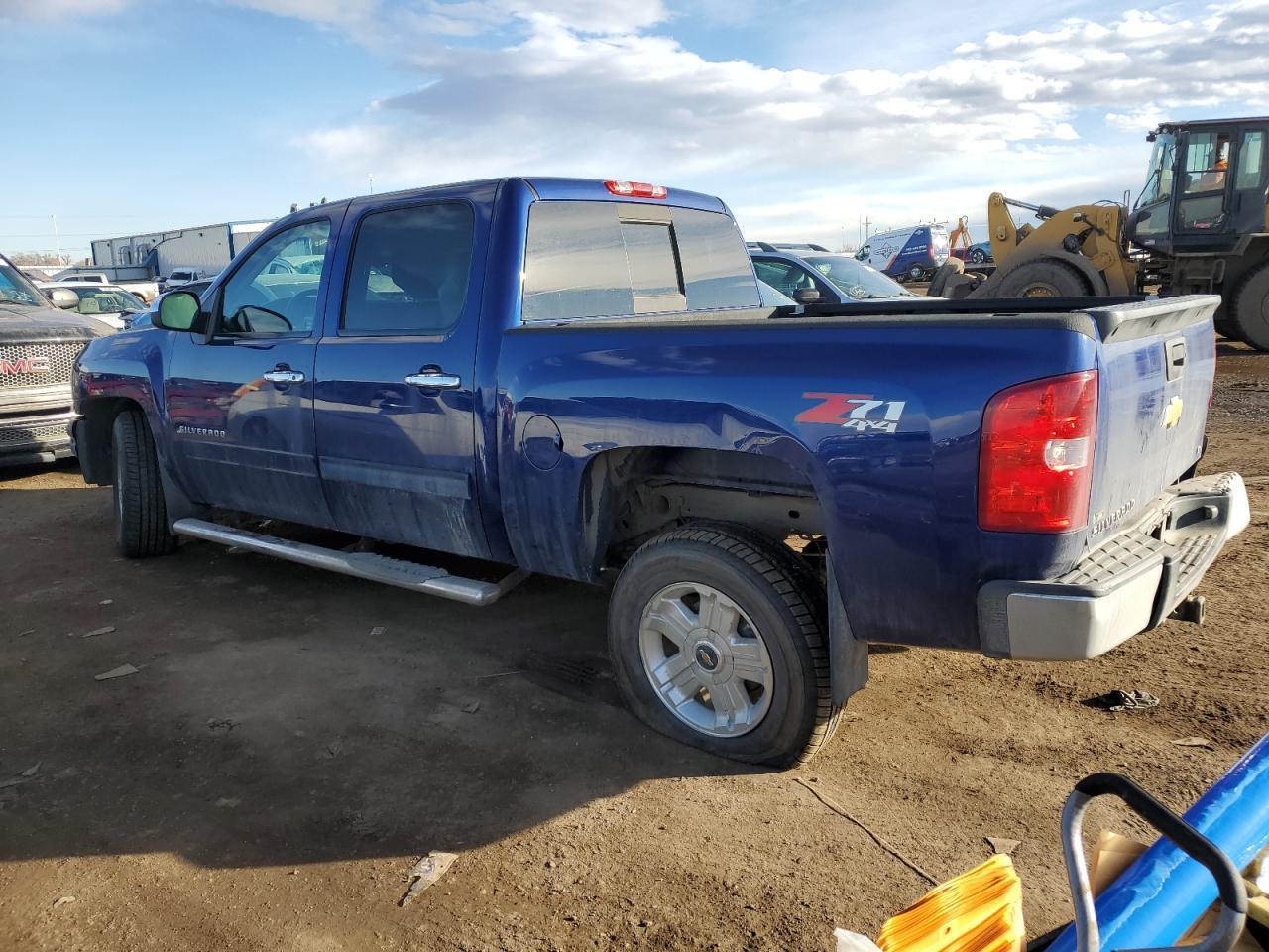 2013 CHEVROLET SILVERADO - Image 2