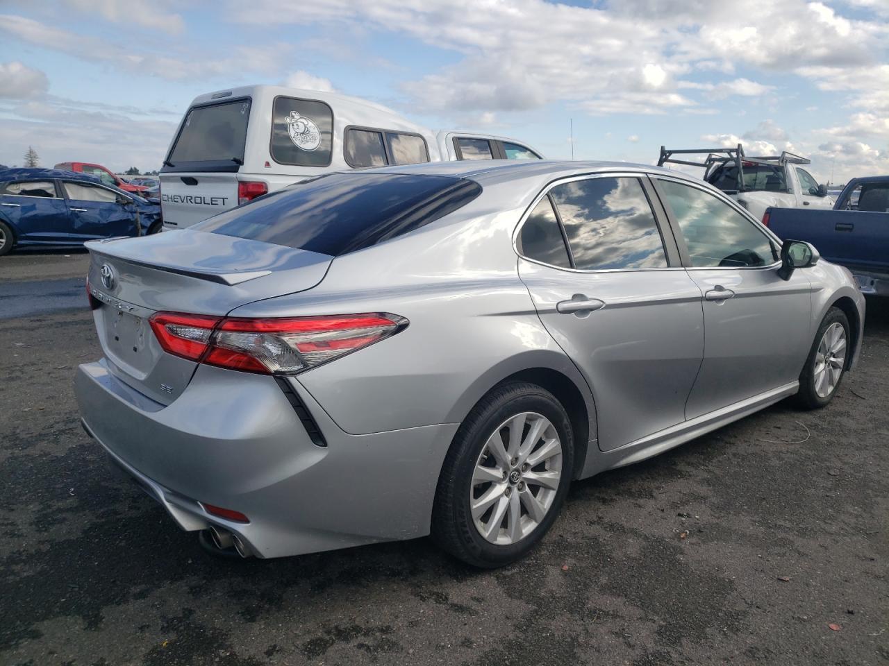 2018 TOYOTA CAMRY L - Фото 3