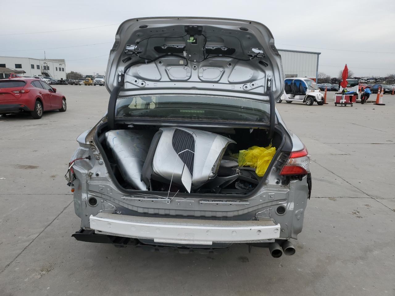 2018 TOYOTA CAMRY L - Image 6